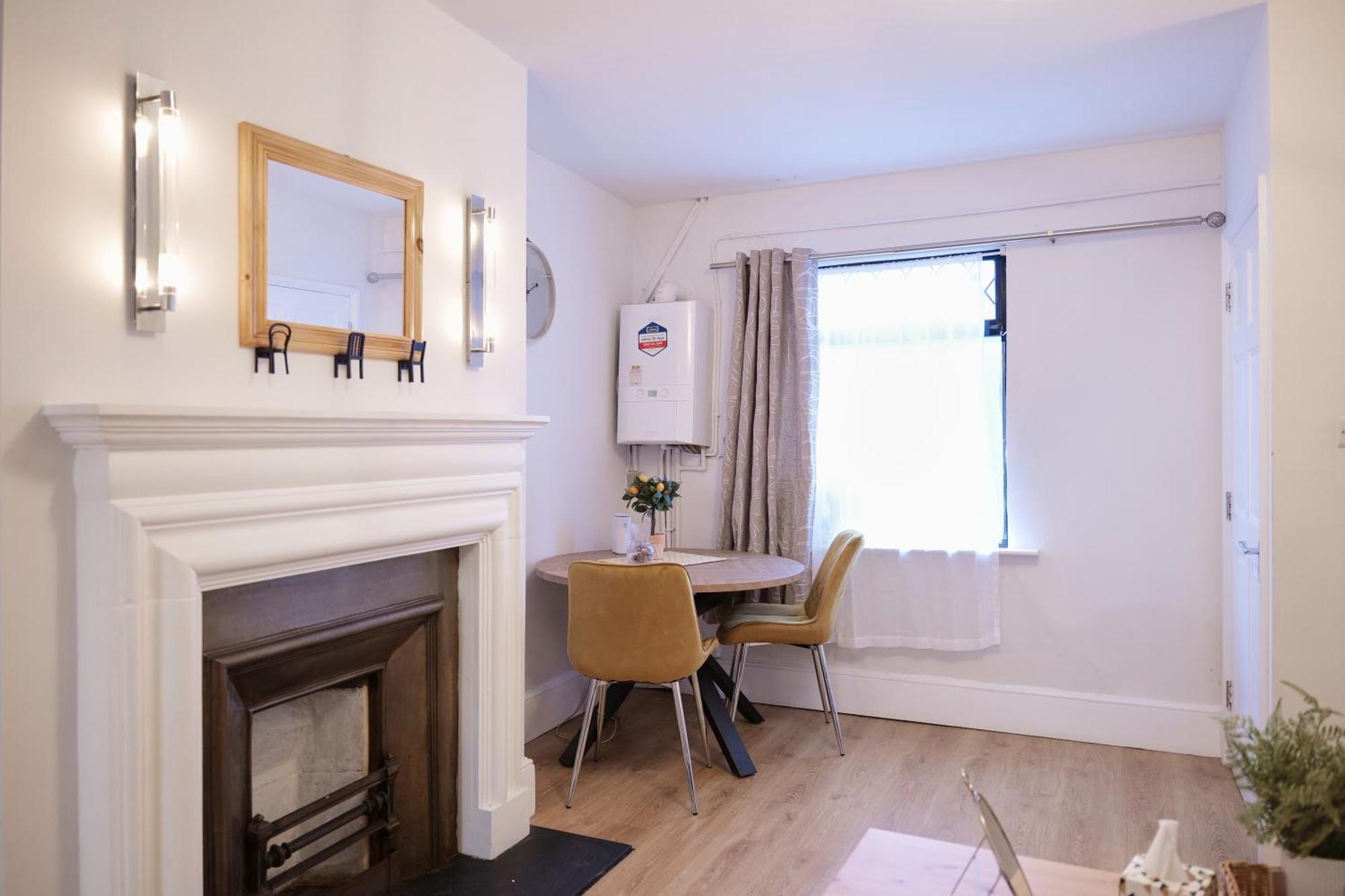 2 Bedroom House 12 Rutland * Dublin